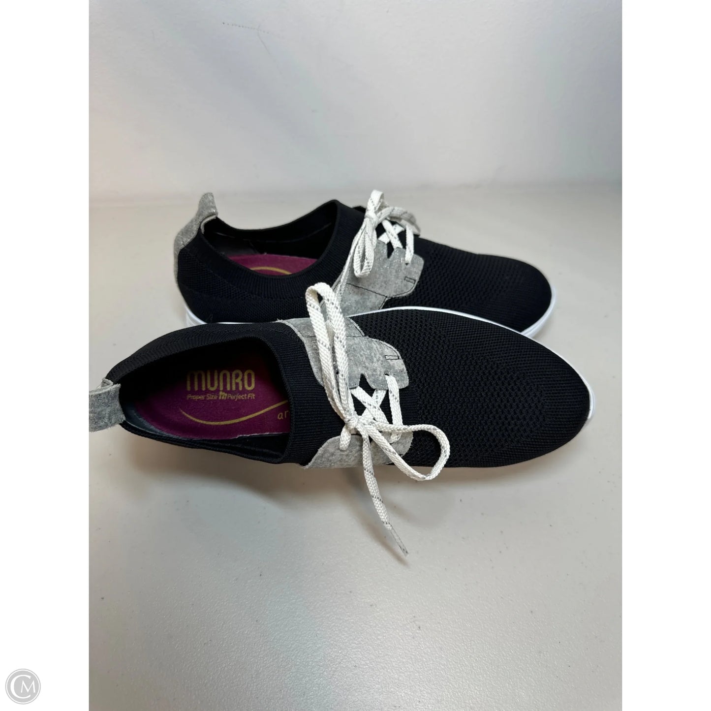 Shoes Sneakers By Munro In Black & Silver, Size: 9