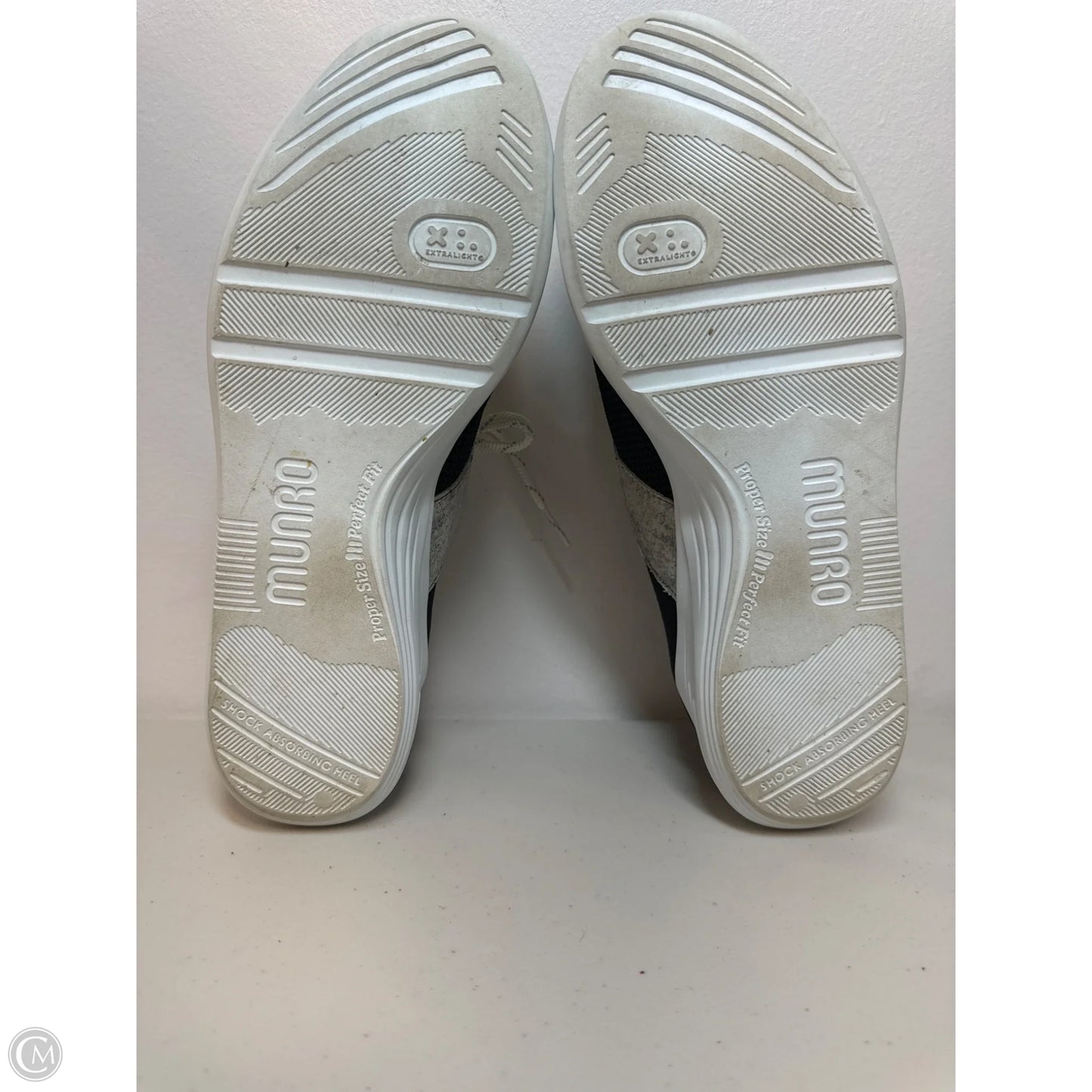 Shoes Sneakers By Munro In Black & Silver, Size: 9