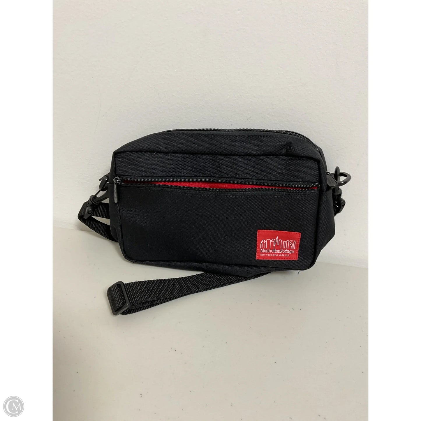 Crossbody By Clothes Mentor, Size: Medium