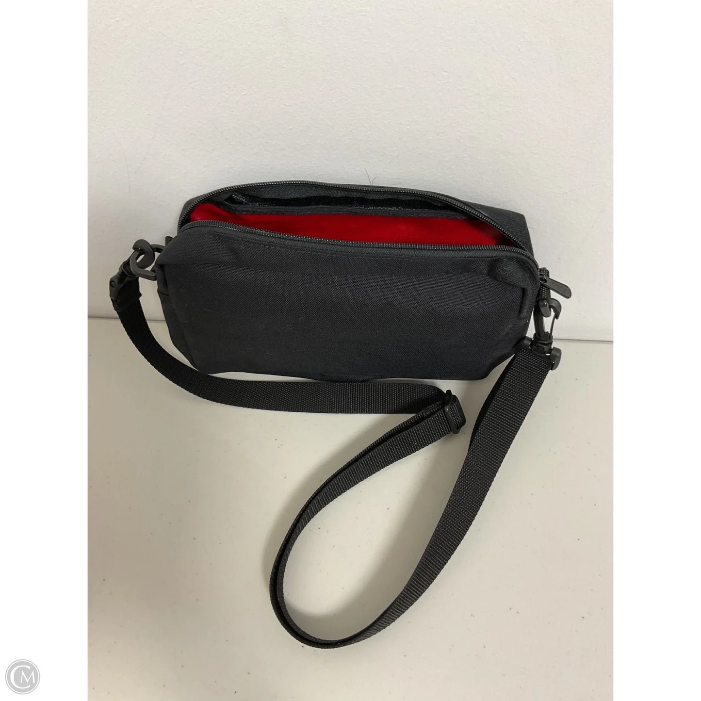 Crossbody By Clothes Mentor, Size: Medium