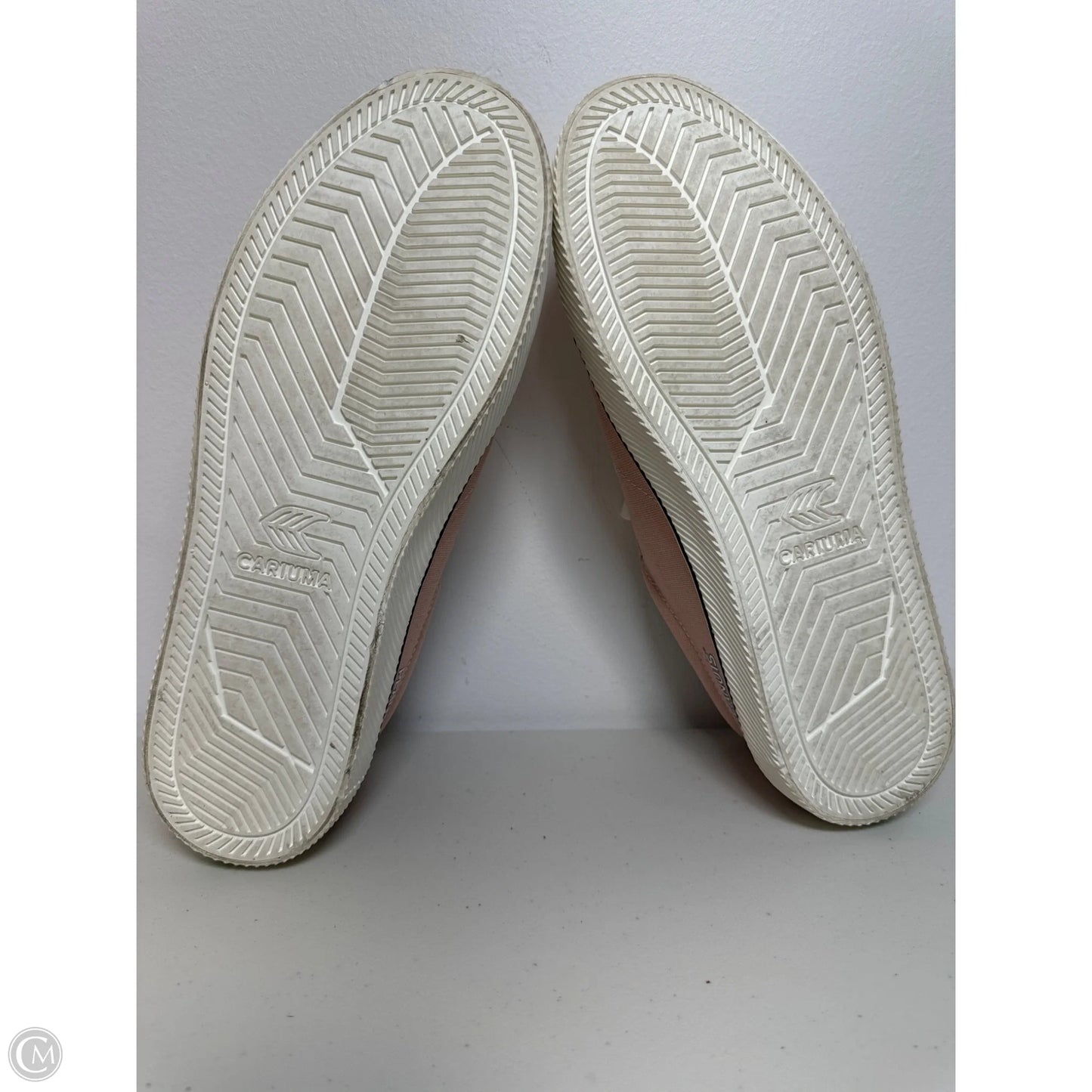 Shoes Sneakers By Cariuma In Pink, Size: 11