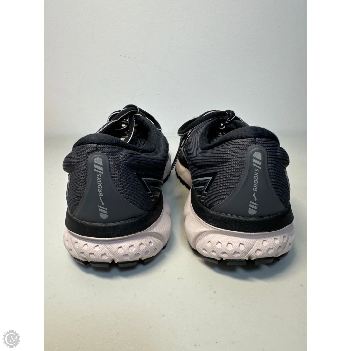 Shoes Athletic By Brooks In Grey & Pink, Size: 8