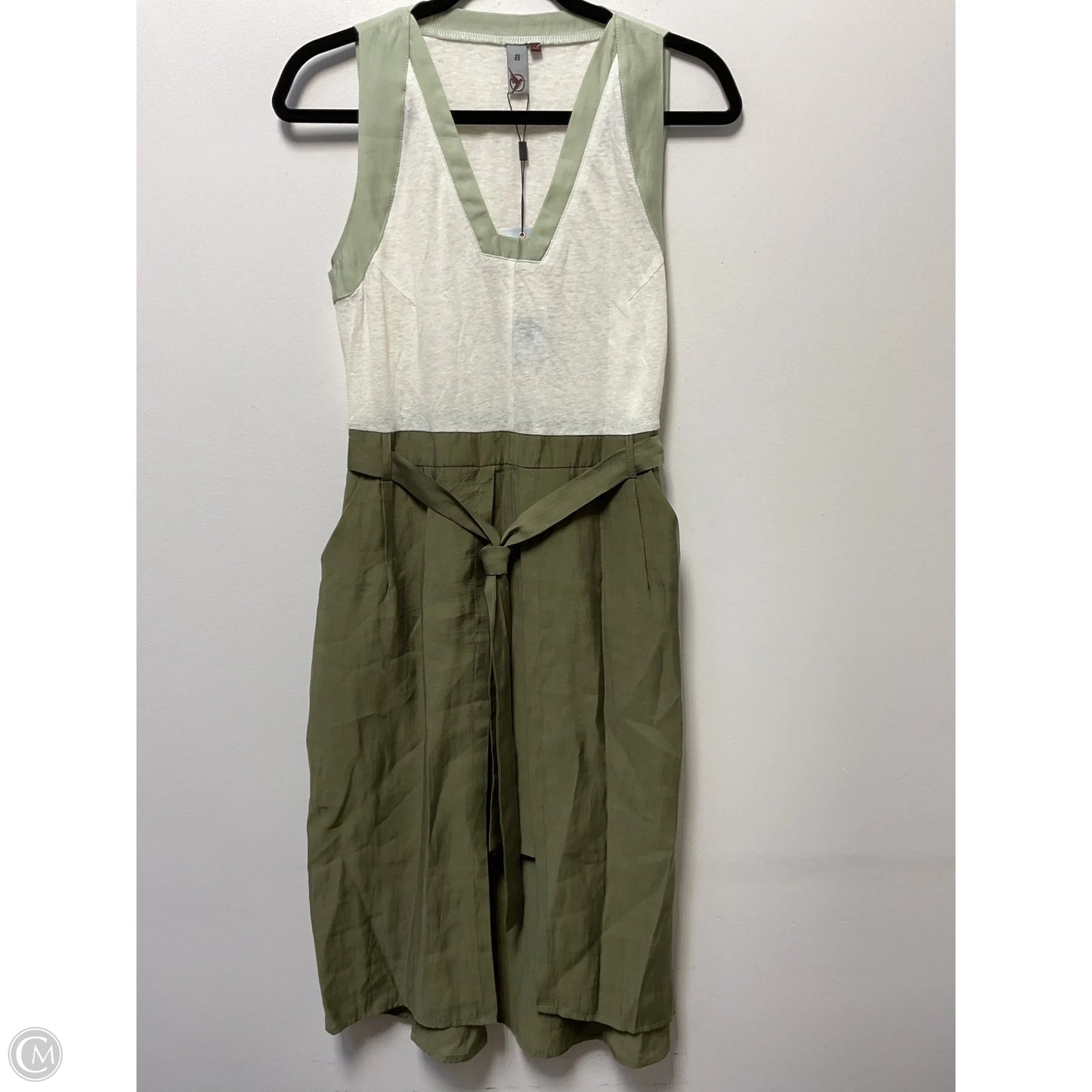 Dress Casual Short By Clothes Mentor In Cream & Green, Size: S