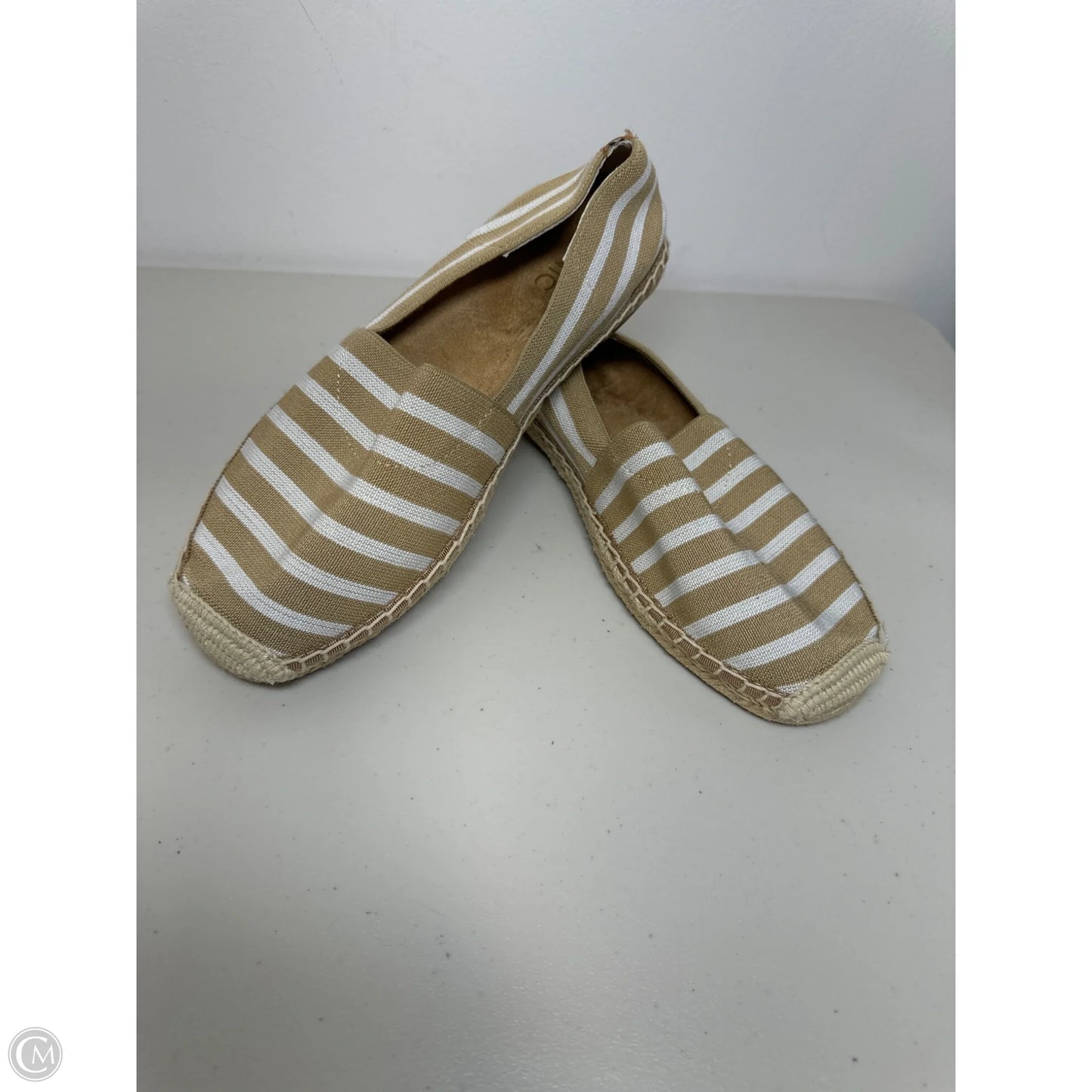 Shoes Flats By Vionic In Cream & Tan, Size: 8.5