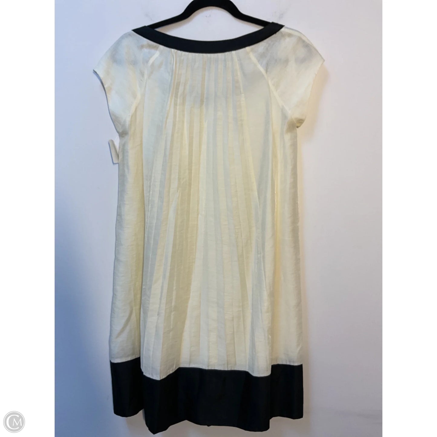 Dress Designer By Diane Von Furstenberg In Cream, Size: S
