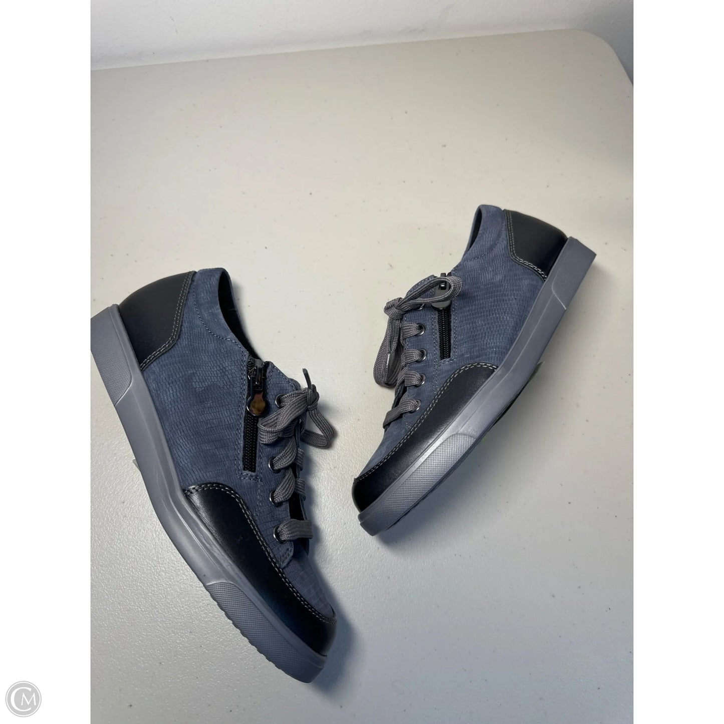 Shoes Sneakers By Munro In Navy, Size: 6
