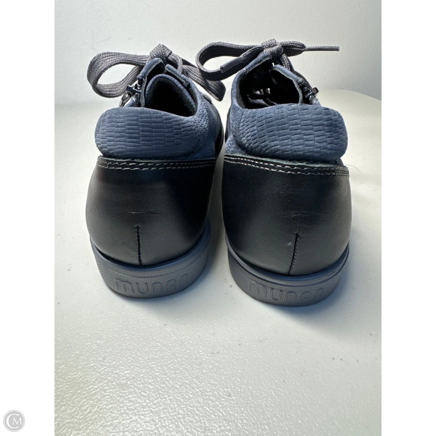 Shoes Sneakers By Munro In Navy, Size: 6