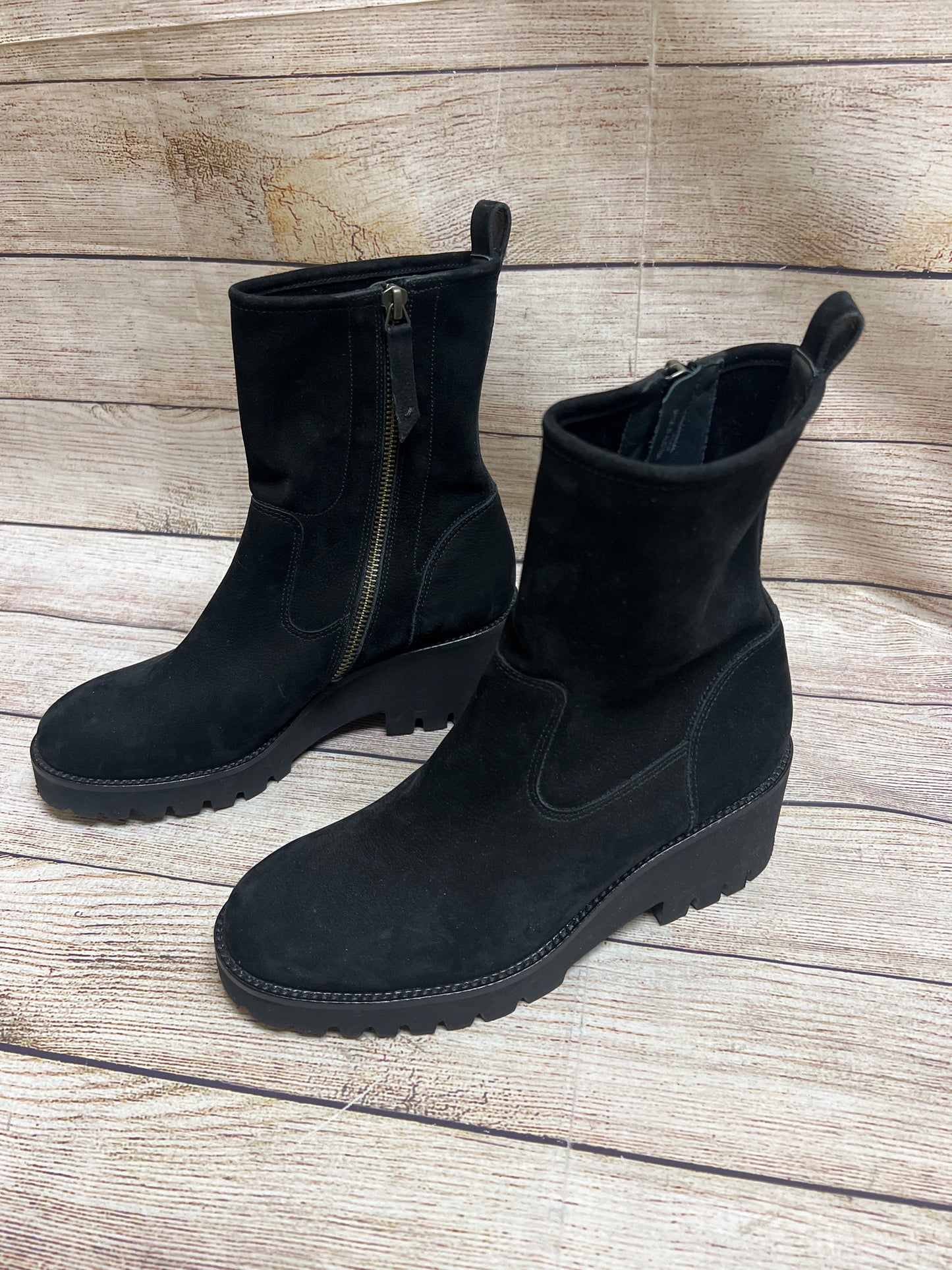 Boots Ankle Flats By Paul Green Size: 6.5