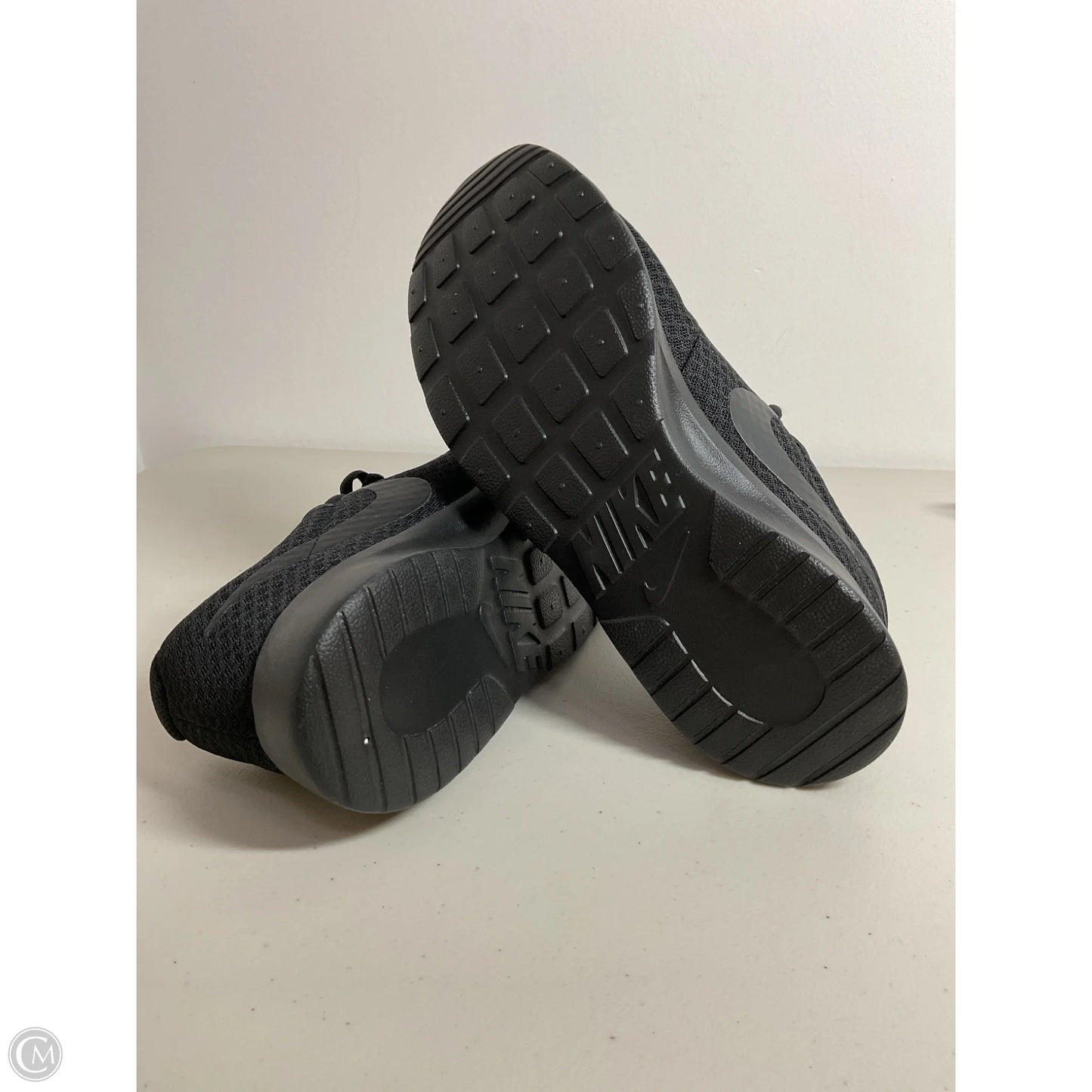 Shoes Athletic By Nike In Black, Size: 8