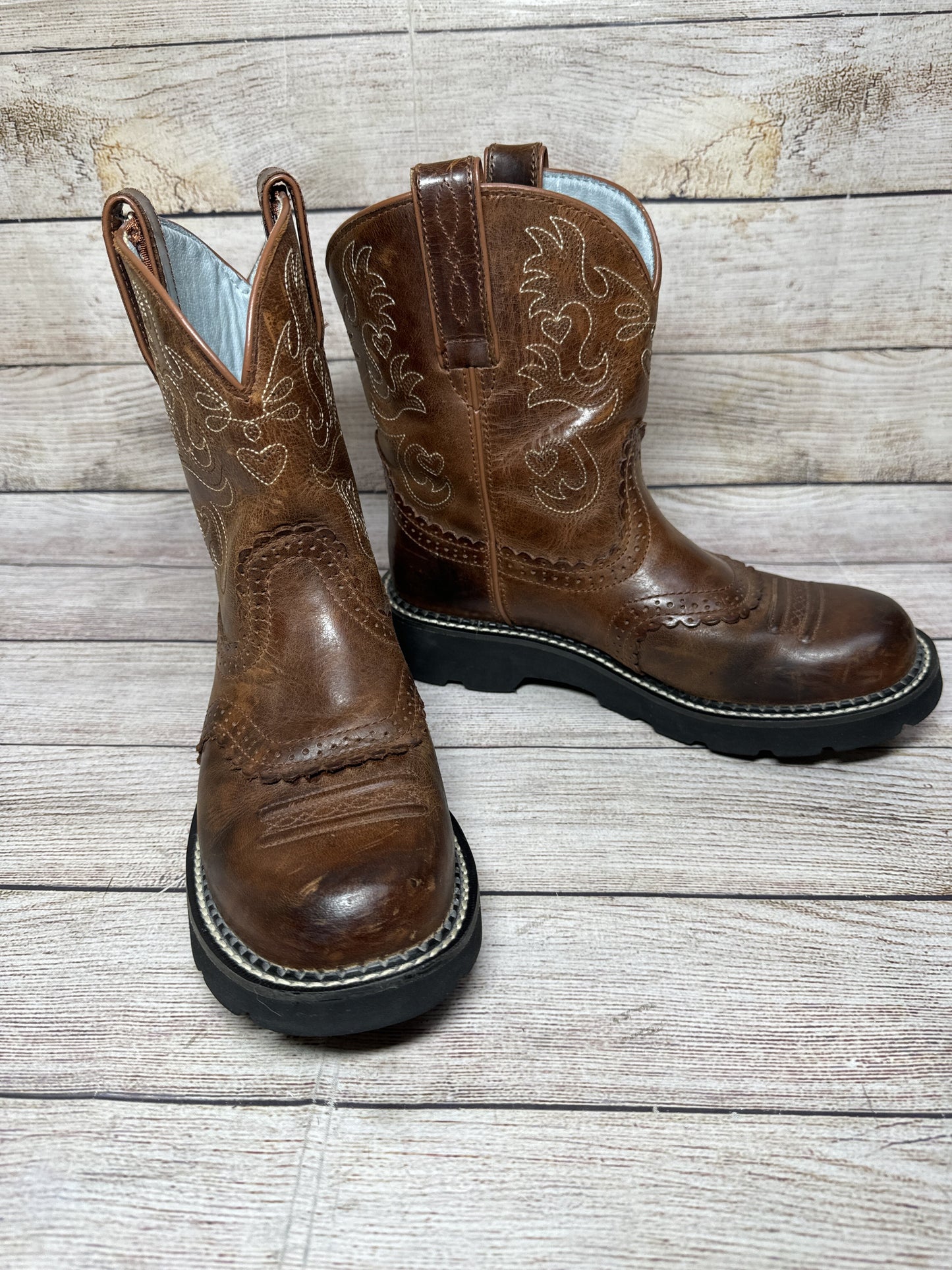 Boots Western By Ariat  Size: 8.5