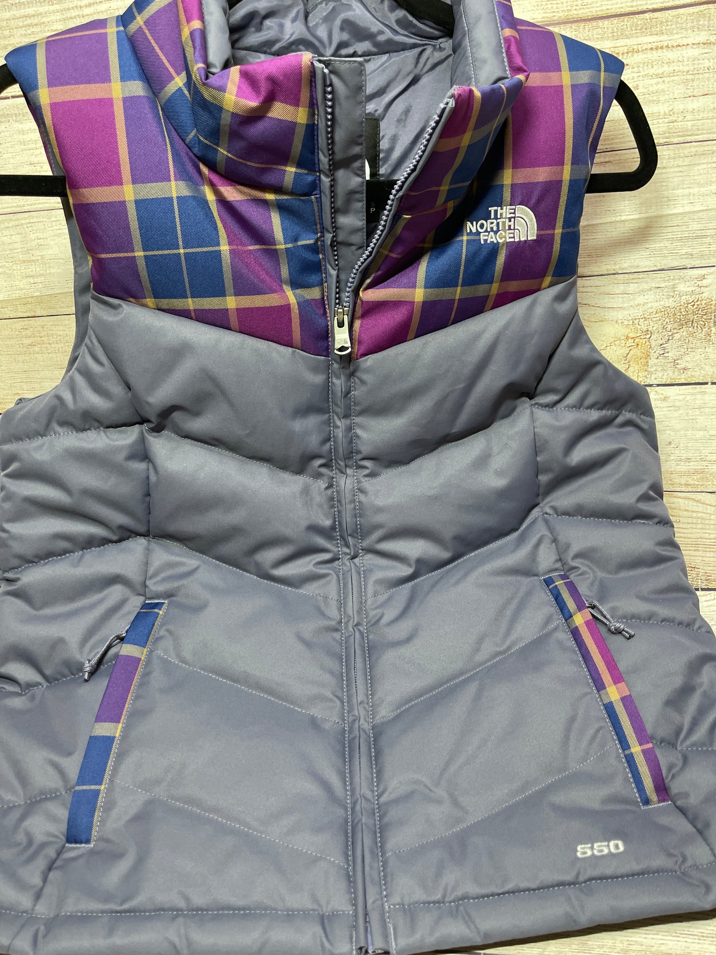 Vest Puffer & Quilted By The North Face In Plaid Pattern, Size: S