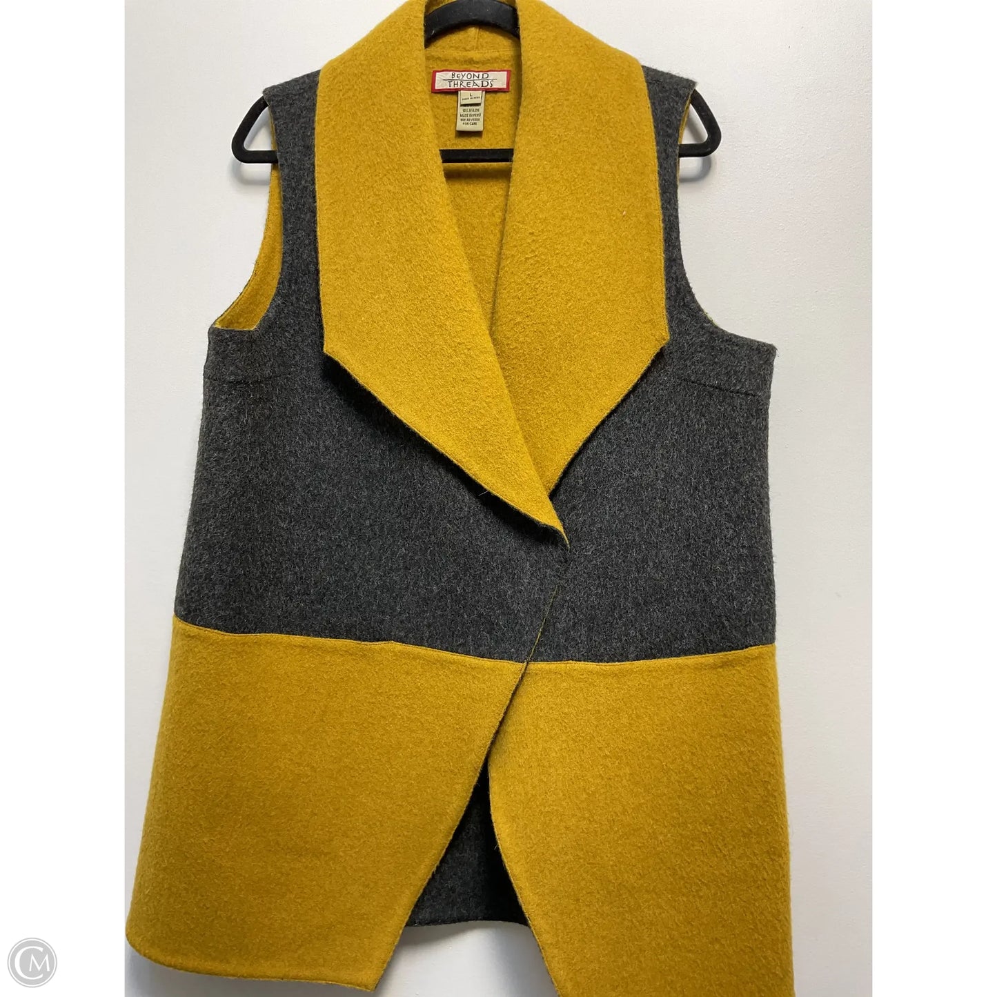 Vest Fleece By Beyond The Threads In Black & Gold, Size: L