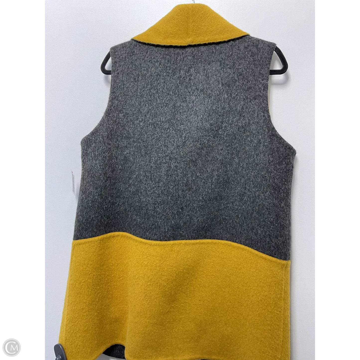 Vest Fleece By Beyond The Threads In Black & Gold, Size: L