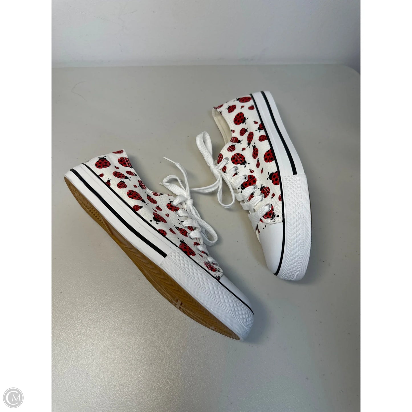 Shoes Sneakers By Clothes Mentor In Red & White