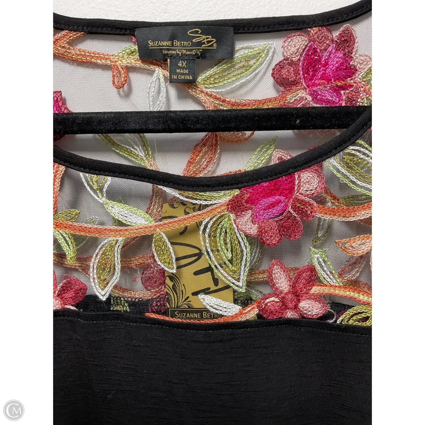 Top Short Sleeve By Suzanne Betro In Black, Size: 4x