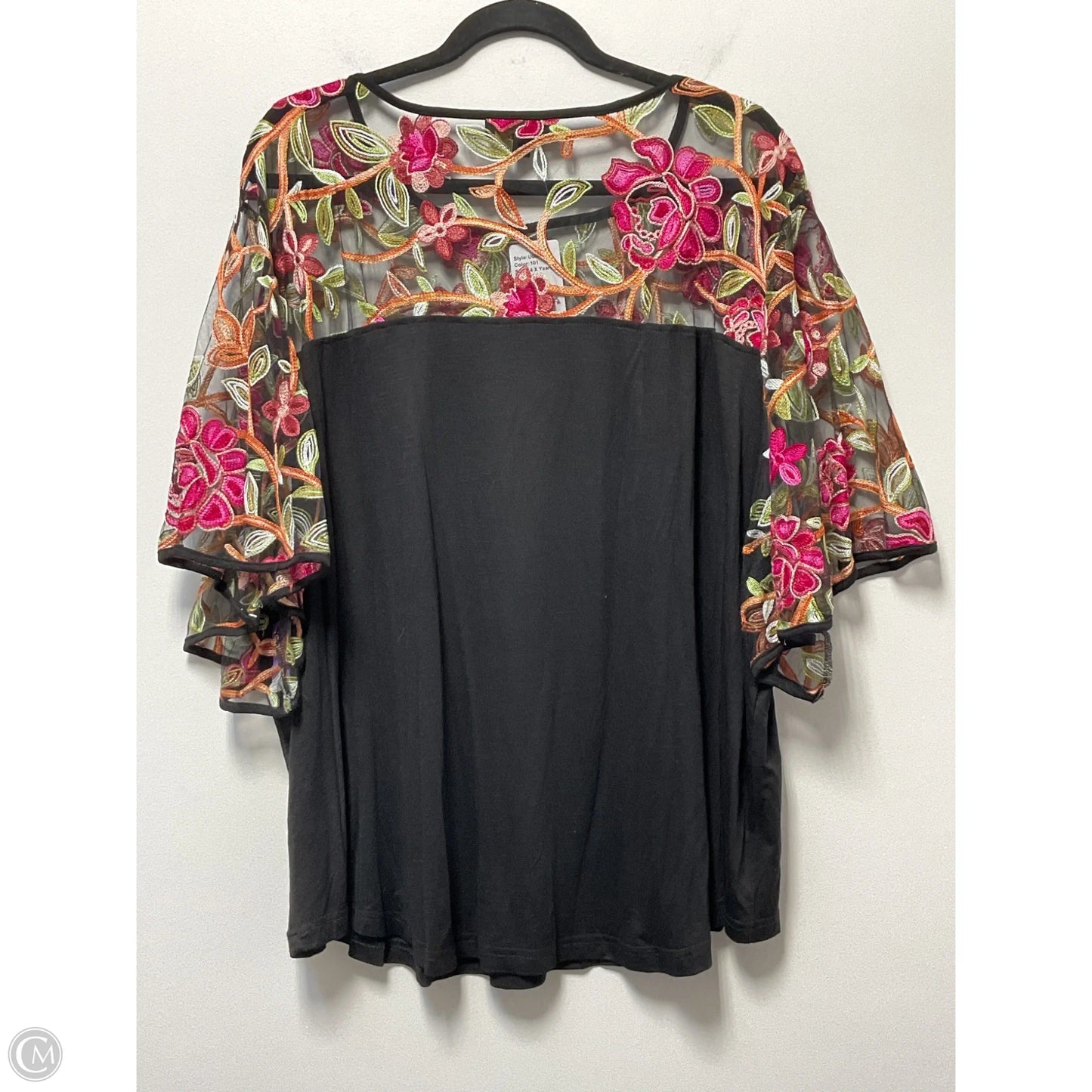 Top Short Sleeve By Suzanne Betro In Black, Size: 4x