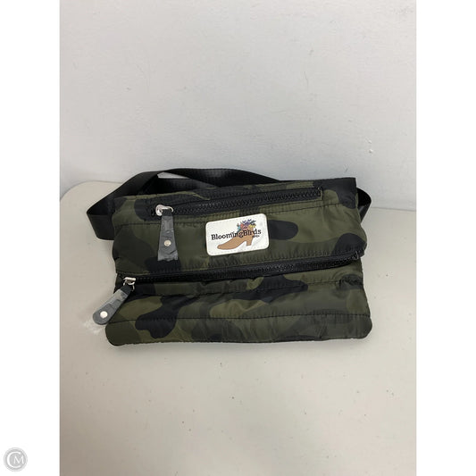 Crossbody By Clothes Mentor, Size: Medium
