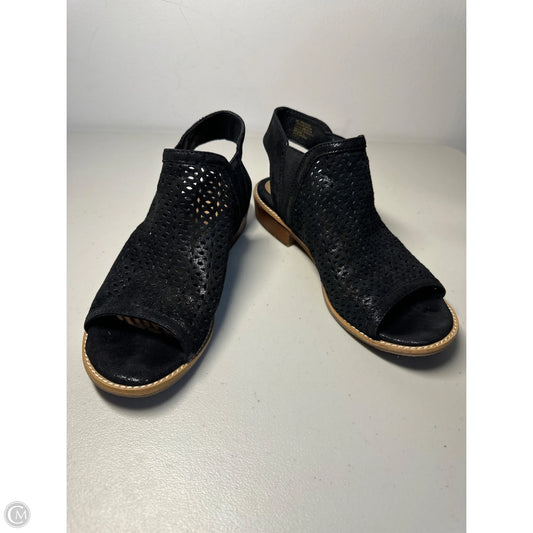 Sandals Flats By Sofft In Black, Size: 6