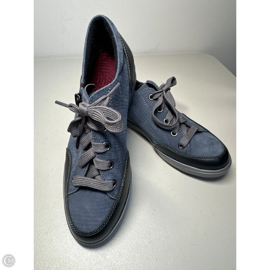 Shoes Sneakers By Munro In Navy, Size: 6