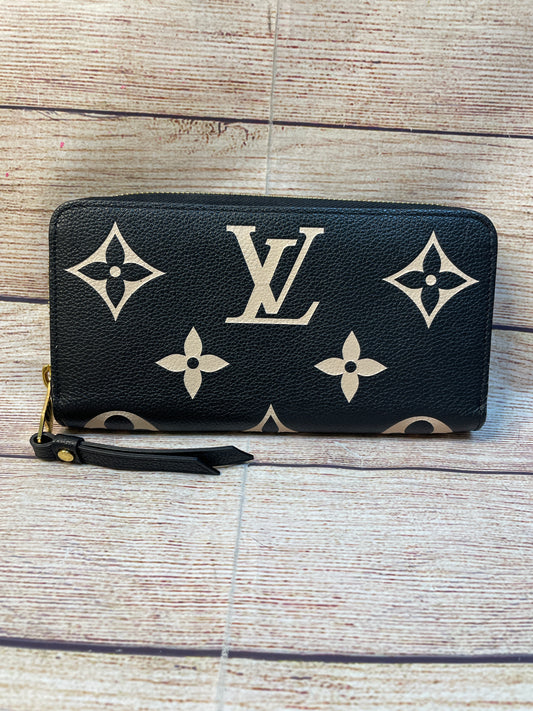 Wallet Luxury Designer By Louis Vuitton  Size: Large