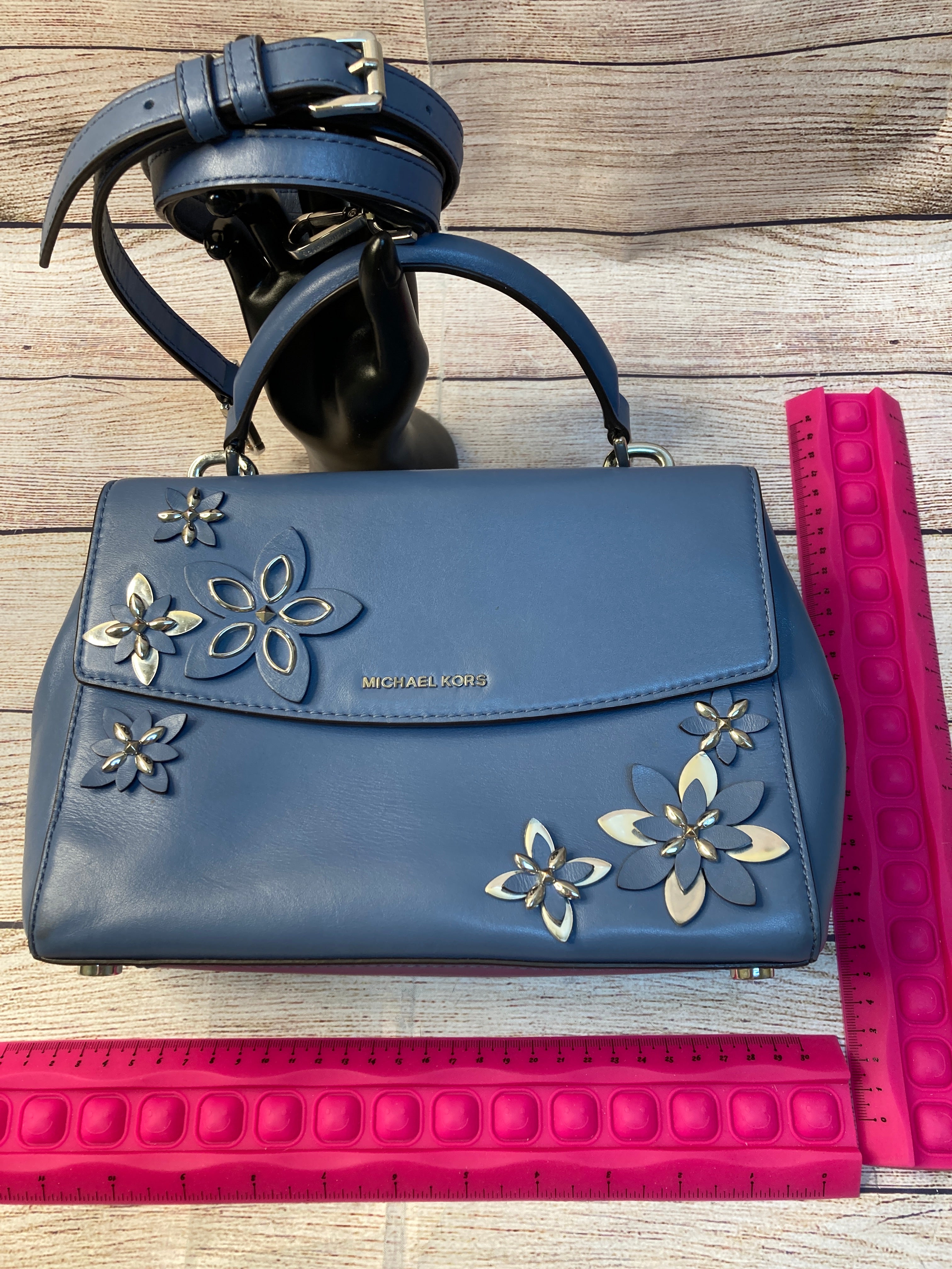 Kaari discount blue handbags